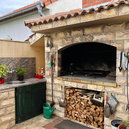 Apartments Pine & Oak With Shared Seasonal Hot Tub 普利拉卡 外观 照片